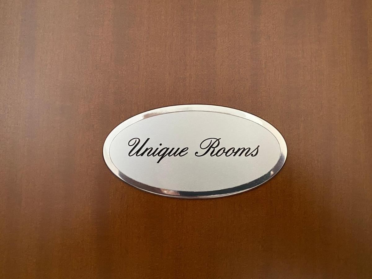 Unique Rooms — Photos 1